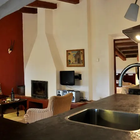 Can Lluis Apartment *